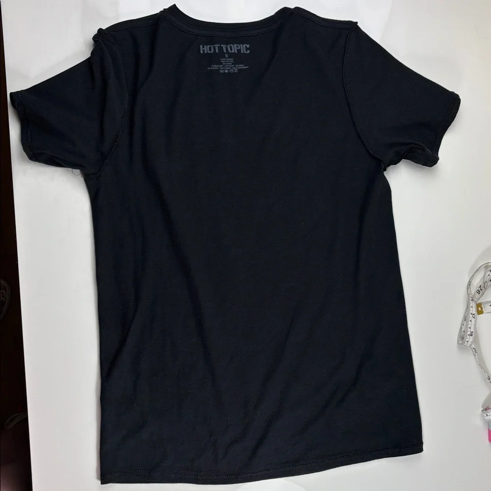 Hot Topic Black Graphic Tee with Red and Green Zombie Mona Lisa - Picture 5 of 5